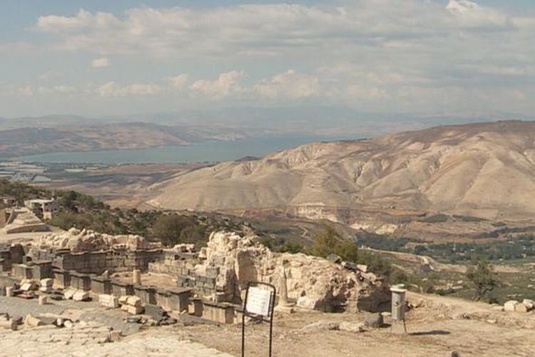 Pemandangan ke Suriah dari Dataran Tinggi Golan.