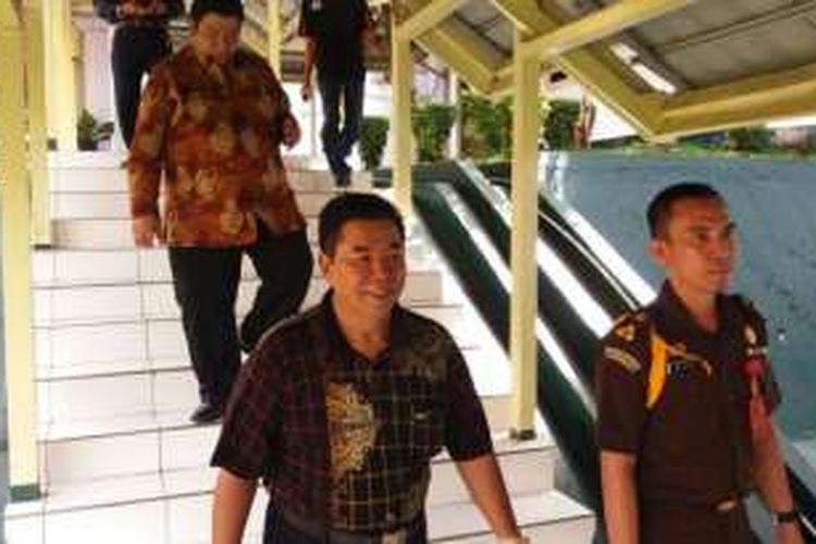Mantan Bupati Seluma, Murman Effendi mendatangi Kejati Bengkulu, Senin (19/9/2016)