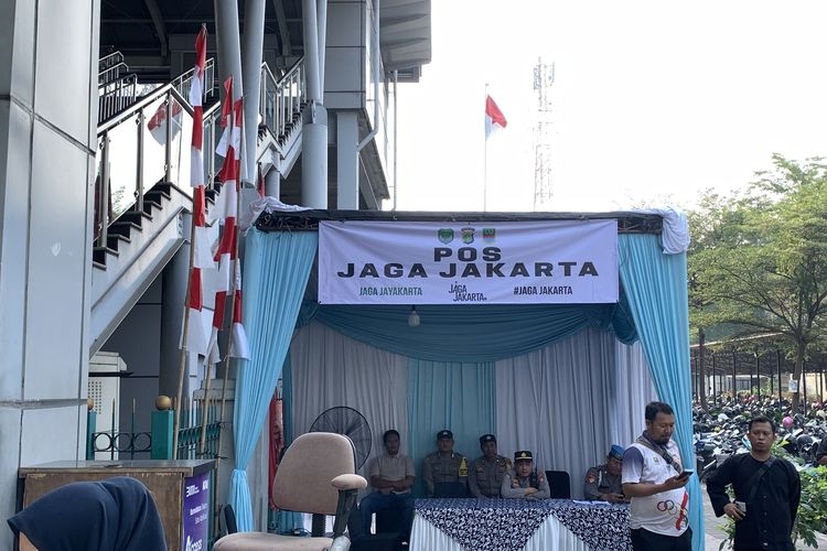 Polisi Dirikan Pos Penyekatan di Stasiun Cikarang, Antisipasi Pelajar Ikut Demo 27 Agustus