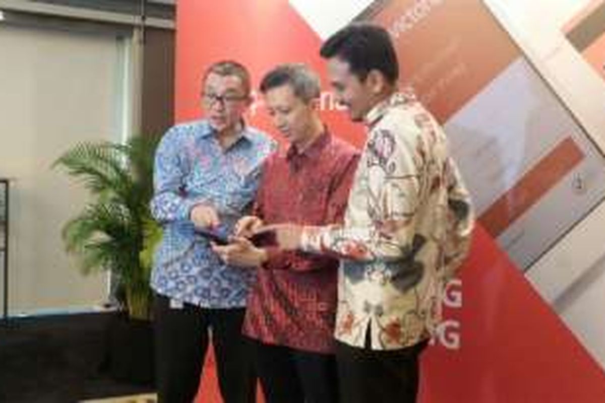 Peluncuran layanan Internet dan Mobile Banking Bank Victoria di Jakarta, Kamis (9/6/2016).