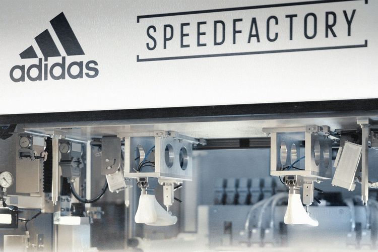 Adidas meninggalkan Speedfactories yang dikelola robot di Ansbach, Jerman, dan Atlanta, Amerika Serikat. 