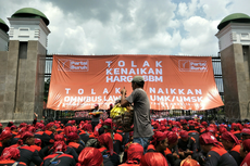 Buruh Jalan Kaki ke DPR untuk Demo Kenaikan Harga BBM, Jalan Gatot Subroto Ditutup