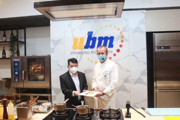 Universitas Bunda Mulia (UBM) menggelar seri kuliah umum atau studium generale series bertajuk French Cuisine with The Expert? pada Rabu, 16 Desember 2021.