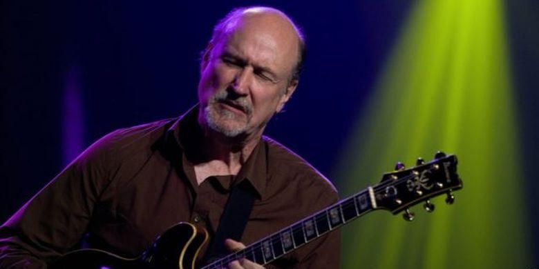 John Scofield tampil di panggung Miles Davis Hall dalam Montreux Jazz Festival 2009 atau yang ke-43 di Montreux, Swiss, 14 Juli 2009. 