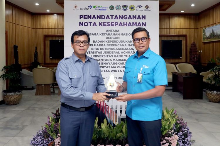 BPJS Ketenagakerjaan dan Lemhanas RI teken kerja sama pengembangan sumber saya manusia (SDM). Kolaborasi tersebut selaras dengan strategi besar yang sedang dikembangkan oleh BPJAMSOSTEK, yaitu National Talent Collaboration.