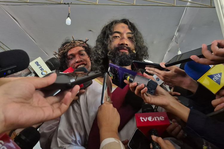 Cerita Pemeran Yesus dalam Jalan Salib di Katedral Jakarta: Berpuasa hingga Menangis