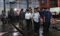 Tinjau RPH, Pj Wali Kota Makassar Jamin Stok Daging Sapi Aman