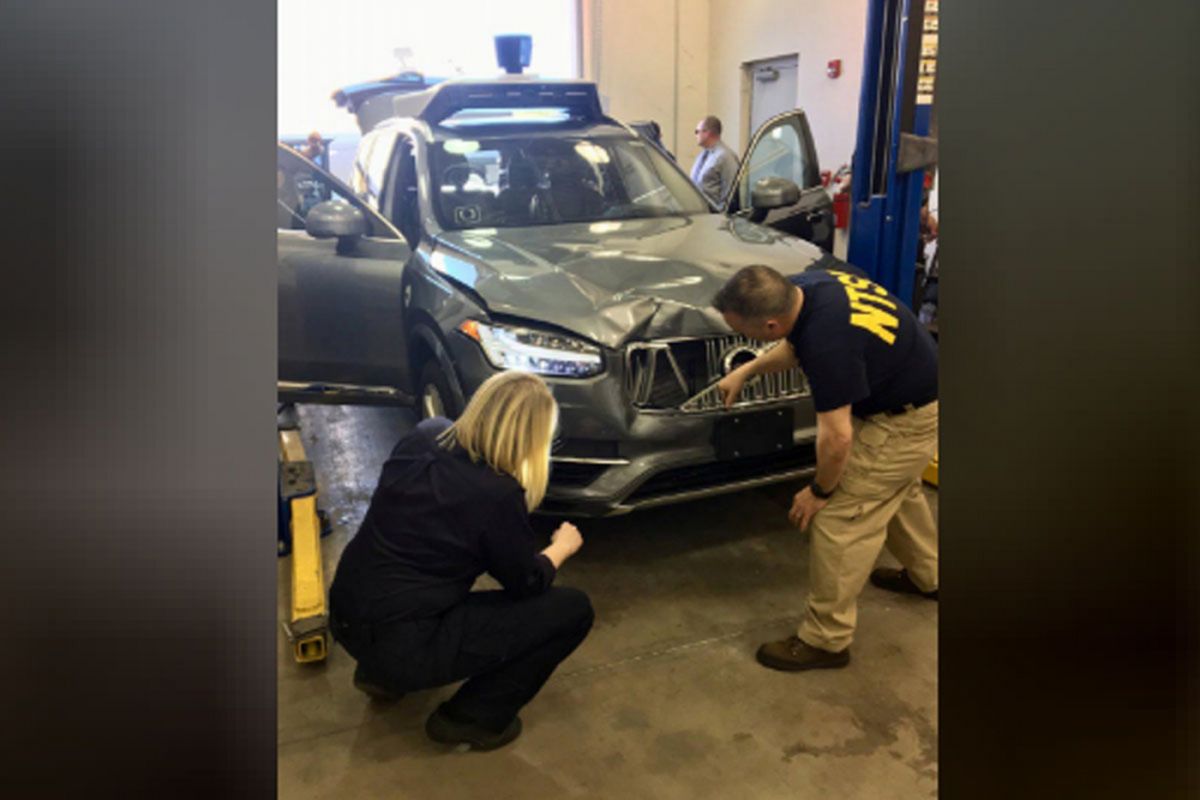 Pihak National Transportation Safety Board (NTSB) sedang melakukan investigasi mobil self-driving Uber yang terlibat kecelakaan di Tempe, Arizona, Amerika Serikat. 