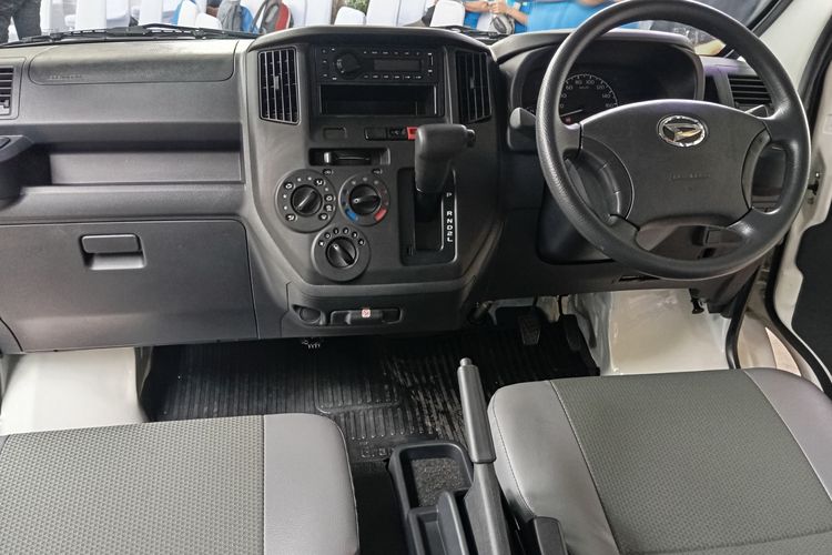 Daihatsu Gran Max AT