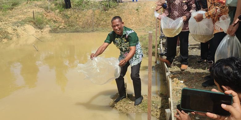 Bupati Bulungan Syarwani menegaskan komitmen Pemerintah Kabupaten (Pemkab) Bulungan dalam meningkatkan produktivitas sektor perikanan tangkap dan budi daya.