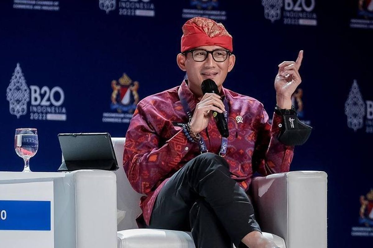 Menparekraf Sandiaga Uno dalam sesi Ministerial Talk B20 Summit Indonesia bertajuk Aligning the Role of Business with G20 Priorities to Recover Together, Recover Stronger di Bali Nusa Dua Convention Center, Minggu (13/11/2022).