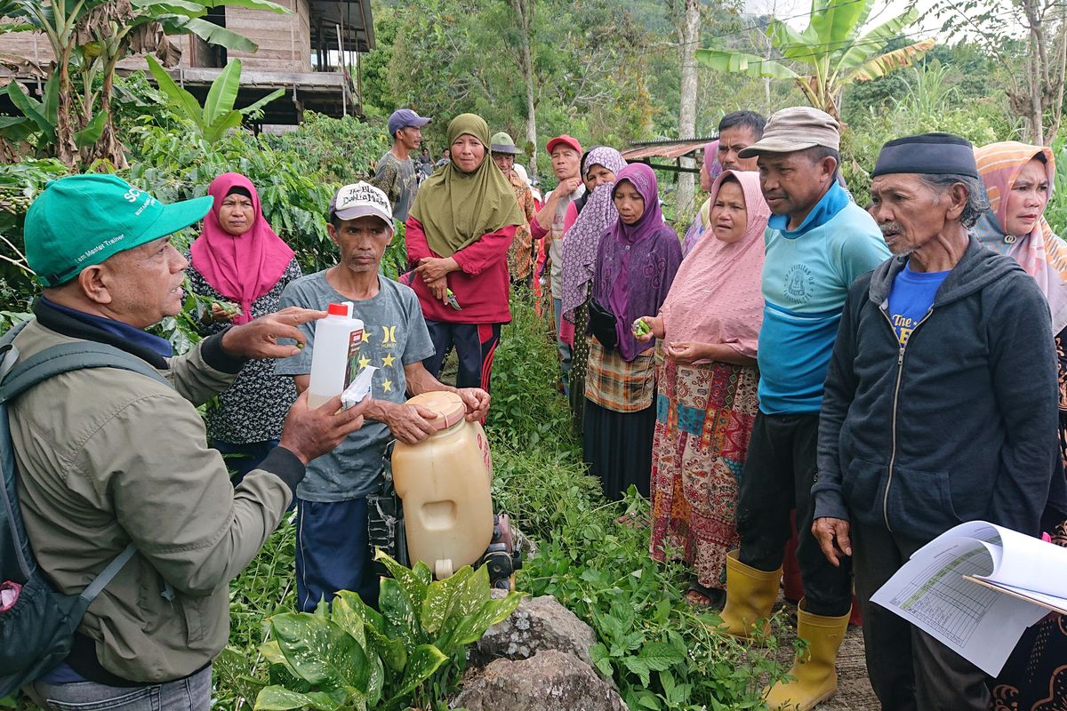 Petani Desa Tobalu, Sulawesi Selatan, dan Yayasan Gugah Nurani Indonesia meluncurkan program pendampingan Tobalu Coffee Project.