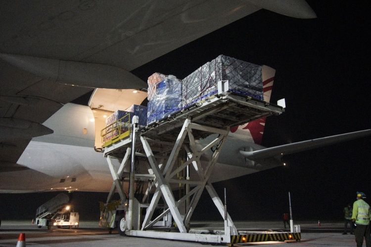 Logistik MotoGP tiba di Bandara Lombok, diangkut lima pesawat kargo, Rabu (9/3/2022).