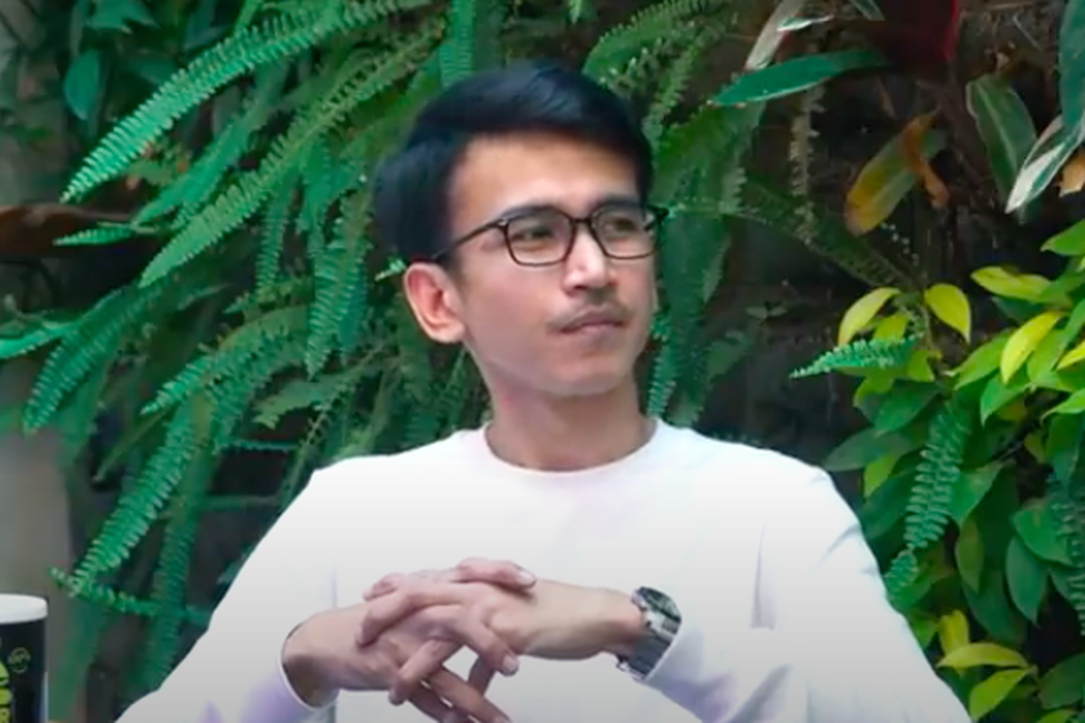 Adam Deni saat berbincang dengan Denny Sumargo
