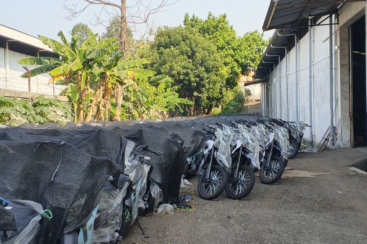 Ribuan Motor Listrik MBG Teronggok di Sentul, Kejagung Mulai Penyegelan Bertahap