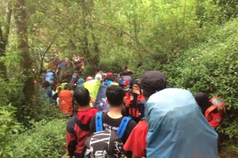 Viral Video Kepadatan di Jalur Pendakian Gunung Merbabu, Ini Penjelasannya