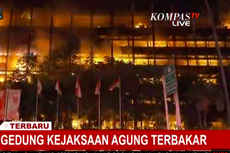 Api Masih Berkobar, Empat Lantai di Gedung Kejaksaan Agung Hangus Terbakar