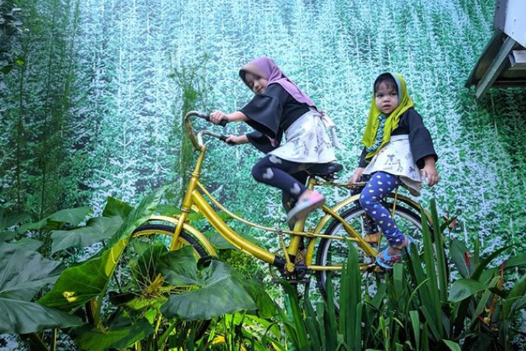 Ilustrasi Sumatera Utara - Tempat wisata bernama Taman Selfie di Kota Binjai.