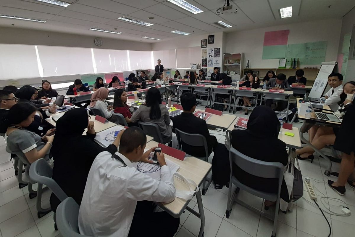 Suasana simulasi SIdang PBB dalam acara HighScope Model United Nations (HSMUN) 2019 di Sekolah HighScope Indonesia TB Simatupang, Rabu (30/10/2019).