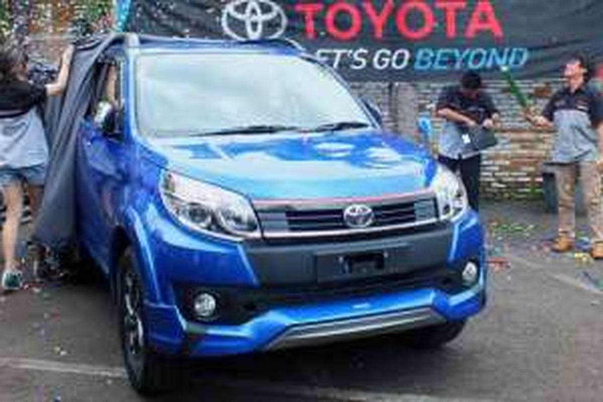 Varian baru Rush TRD diperkenalkan ke komunitas Terios Rush Club Indonesia (TeRuci) di Jakarta, Sabtu (27/2/2016).