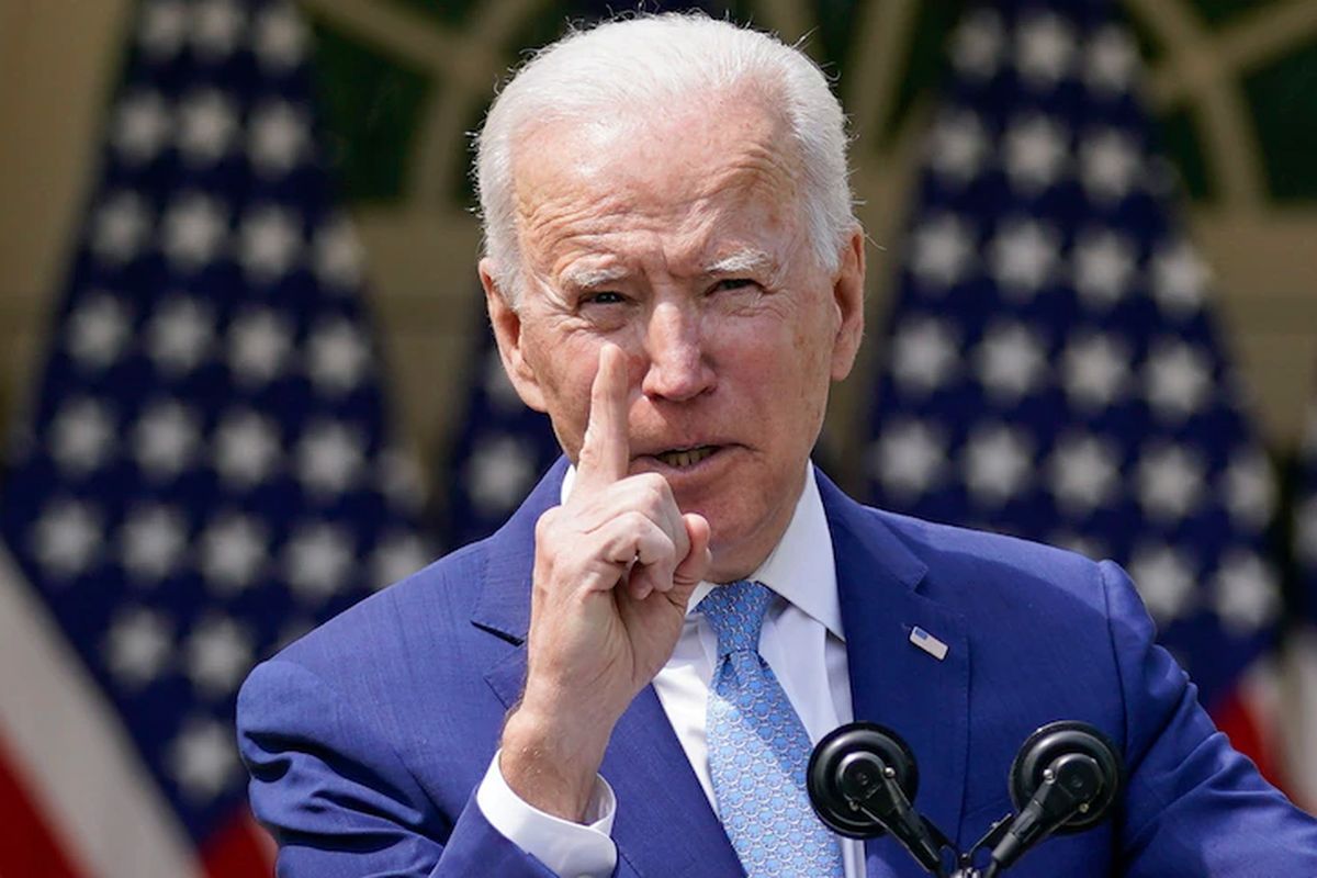 Presiden Joe Biden mengeluarkan perintah eksekutif bagi pembatasan penjualan senjata di Amerika Serikat hari Kamis (8/4/2021).