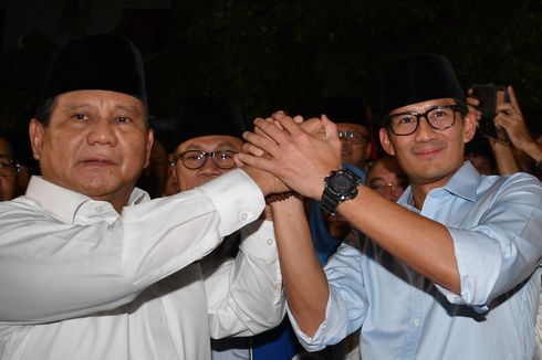 Sebelum Daftar ke KPU, Prabowo-Sandiaga dan Rombongan Shalat Jumat di Masjid Sunda Kelapa