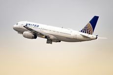Puluhan Penumpang United Airlines Alami Sakit Misterius Saat Terbang, Ini Dugaan Penyebabnya