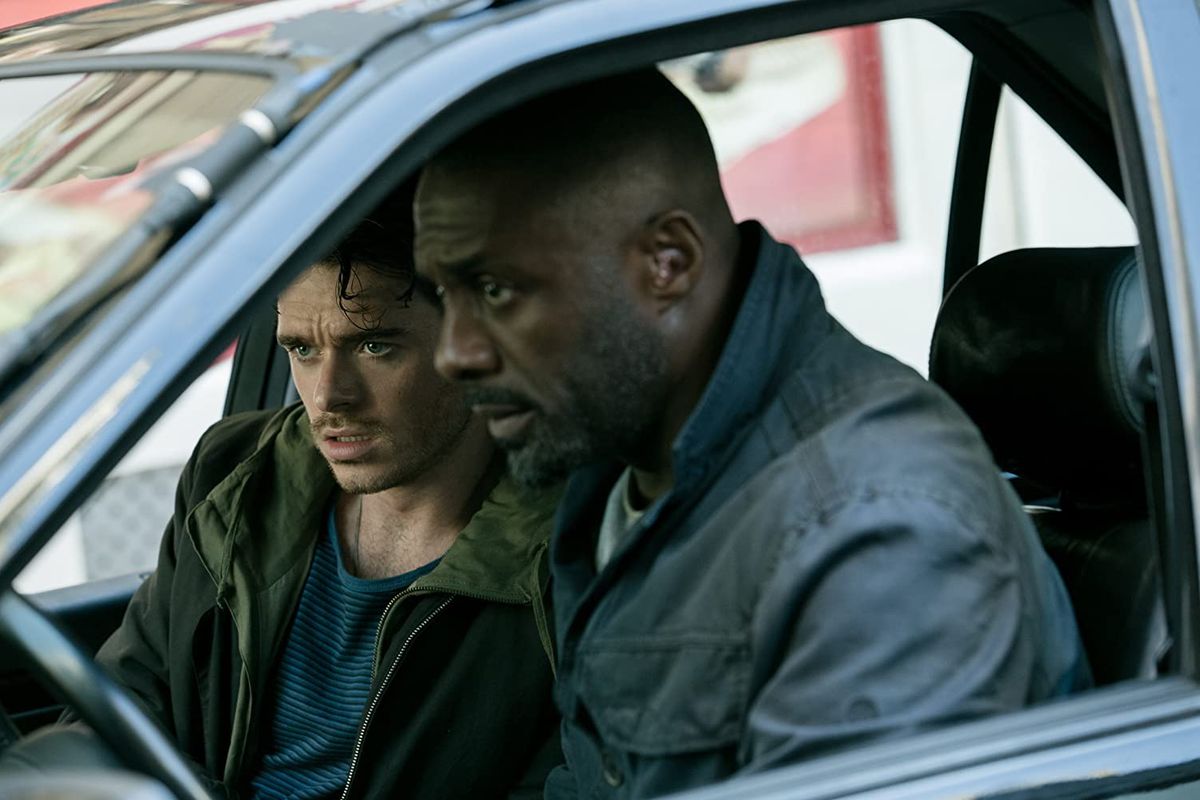 Aksi Idris Elba dan Richard Madden dalam film Bastille Day