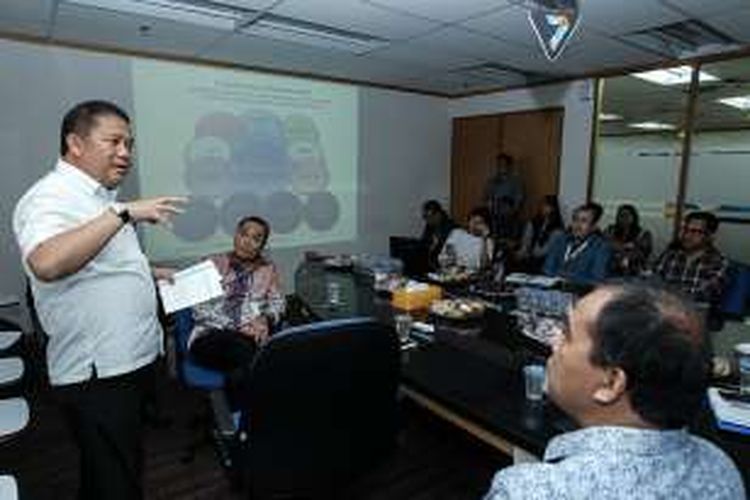 Menteri Komunikasi dan Informatika Rudiantara memaparkan program kerja Kemenkominfo saat mengunjung kantor redaksi Kompas.com, Jakarta, Kamis (17/3/2016).
