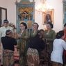 Momen Halalbihalal PB XIV Purboyo Bersama Abdi Dalem di Keraton Surakarta