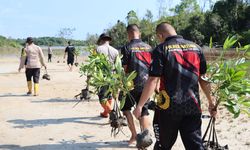 Polres Se-Kepri Tanam Mangrove, Jaga Kelestarian Lingkungan 