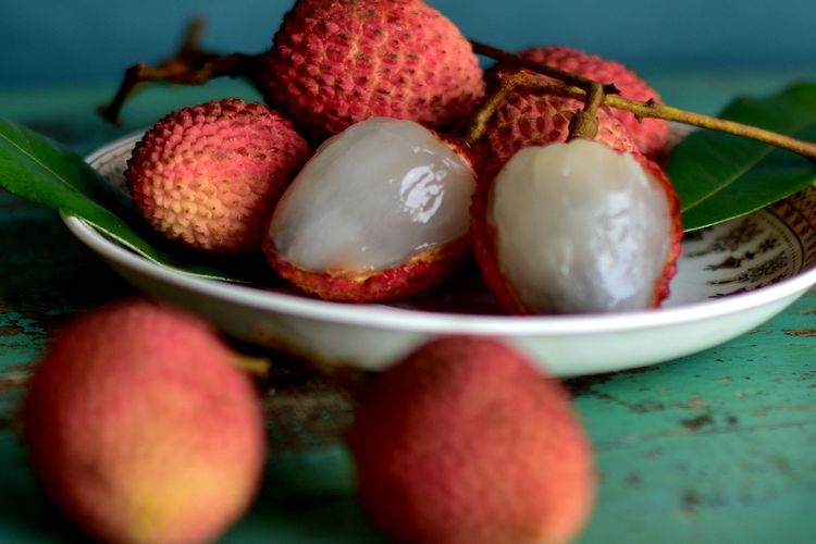 Ilustrasi leci, buah leci.