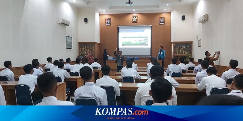 Tepis Keraguan Smkn 12 Bandung Hasilkan Lulusan Langsung Kerja Halaman All Kompas Com