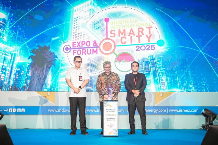 Deputi PSLB3 KLH/BPLH Ade Palguna membuka Indo Waste & Recycling 2025 Expo & Forum di JIExpo Kemayoran, Jakarta, Rabu (13/8/2025).