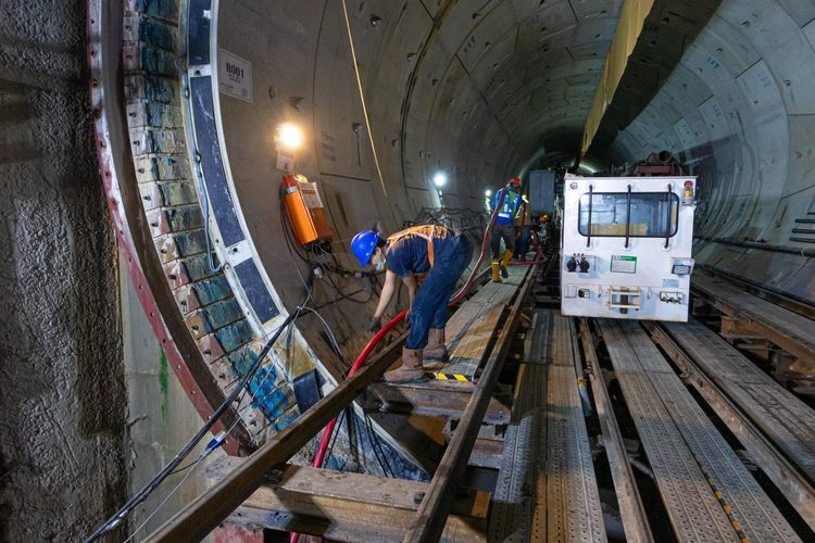 Suasana pekerjaan pembangunan terowongan di CP 201 MRT Jakarta.