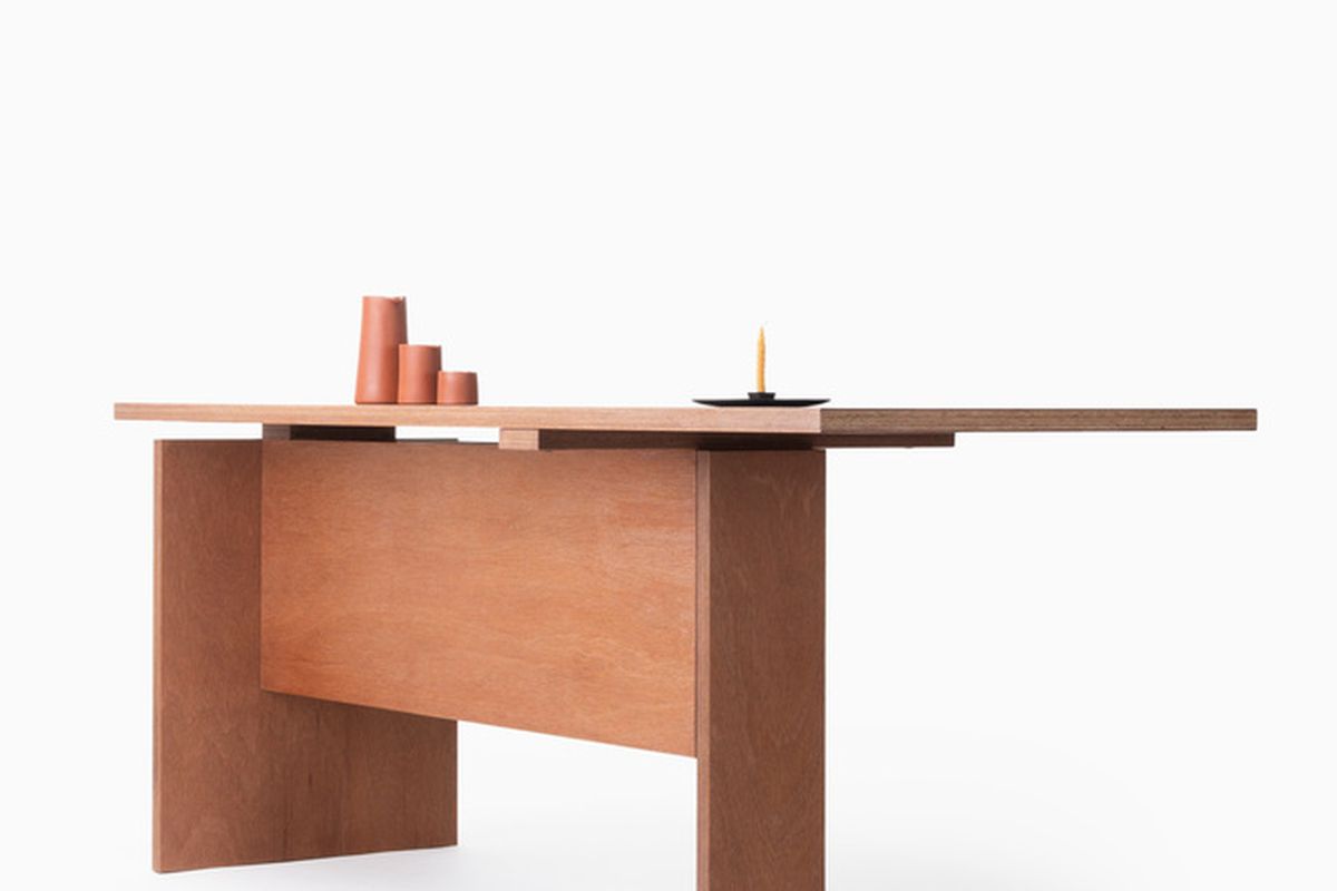 10/3 Table, produk furnitur karya Stephanie Getty, arsitek asal Jakarta, di Stockholm Design Week 2020, Selasa (11/2/2020). 
