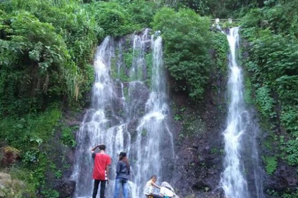 Pesona Air Terjun Jangir di Banyuwangi, Jawa Timur.