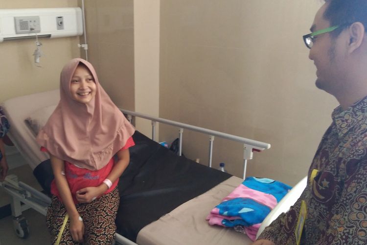Yuningsih (25), ibu muda yang baru saja melahirkan empat bayi perempuan masih dirawat di Rumah Sakit Wiradadi Husada, Sokaraja, Kabupaten Banyumas, Jawa Tengah, Jumat (20/9/2019).
