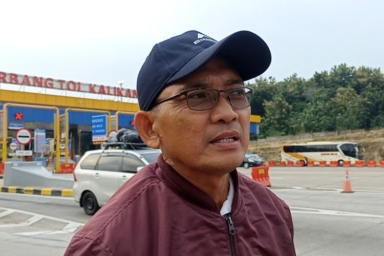 Pemudik asal Cikampek, Nanda di Tol Kalikangkung Semarang, Jawa Tengah (Jateng). Sabtu (6/4/2024). 