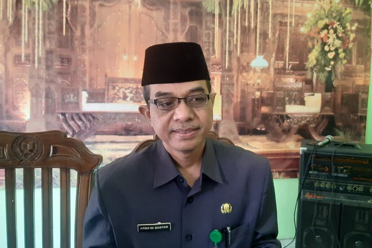 Kepala Kantor Urusan Agama Kecamatan Banjarsari Solo, Arba'in Basyar di KUA Banjarsari, Solo, Senin (23/5/2022).