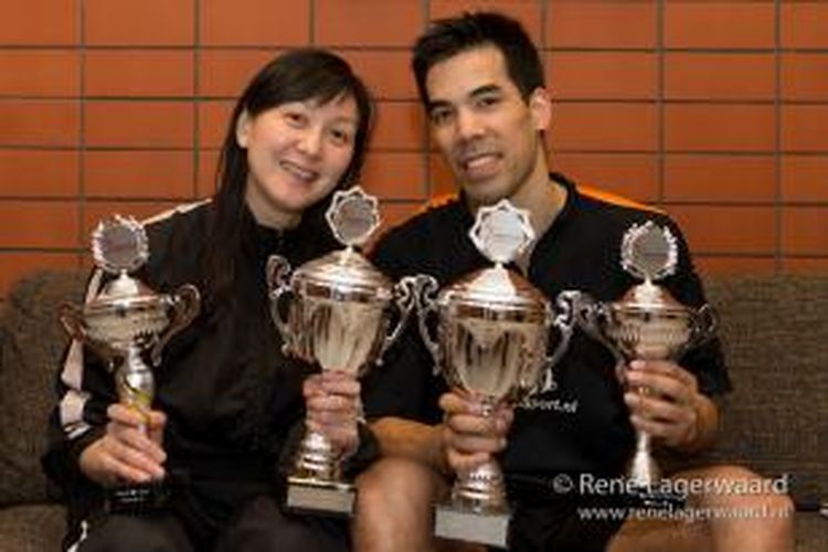 Pasangan suami-istiri pebulu tangkis asal Belanda, Eric Pang (kanan) dan Yao Jie.