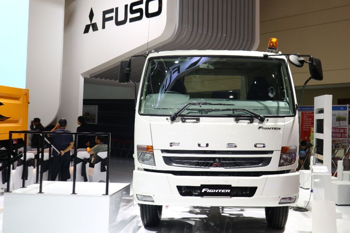 Mitsubishi Fighter, truk baru kelas medium.