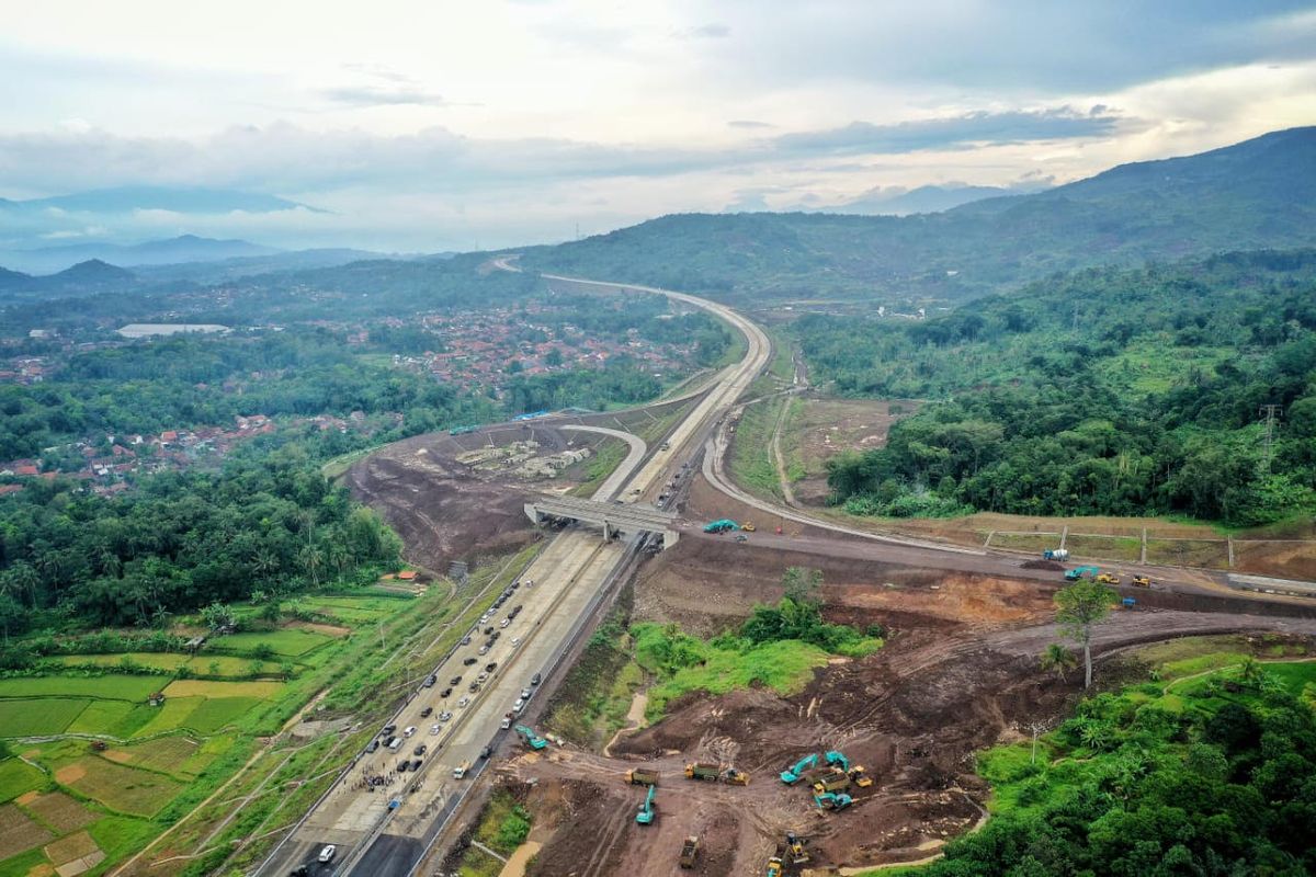 Proyek Tol Cileunyi-Sumedang-Dawuan (Cisumdawu) yang menjadi infrastruktur penting dalam pembangunan wilayah Rebana.