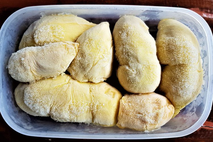 Ilustrasi durian yang disimpan di dalam freezer.