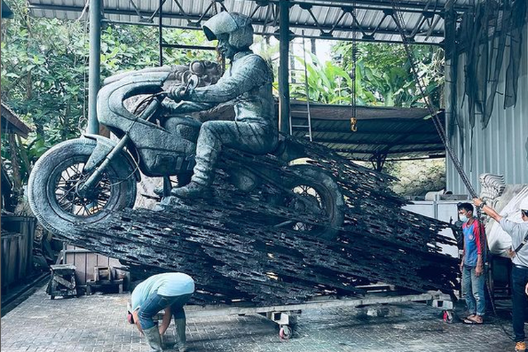 patung jokowi karya Nyoman Nuarta yang akan dipasang di Sirkuit Mandalika
