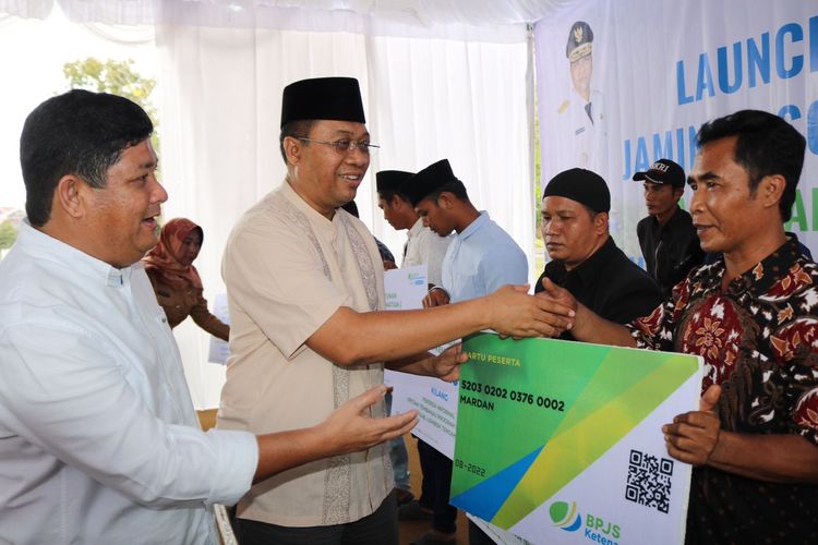 Pemerintah Provinsi (Pemprov) Nusa Tenggara Barat (NTB) mendaftarkan 10.000 petani dan buruh tani tembakau ke dalam program Badan Penyelenggara Jaminan Sosial (BPJS) Ketenagakerjaan (BP Jamsostek).