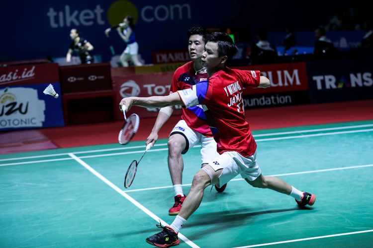 Pasangan ganda putra Jepang, Hiroyuki Endo dan Yuta Watanabe saat melawan ganda putra Indonesia, Mohammad Ahsan dan Hendra Setiawan dalam babak perempat final Blibli Indonesia Open 2019 di Istora Senayan, kompleks GBK, Jakarta, Jumat (19/7/2019). Mohammad Ahsan dan Hendra Setiawan menang dengan skor 21-15, 9-21, dan 22-20.