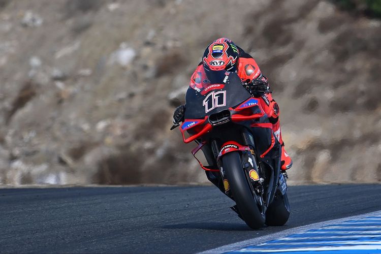 Nicolo Bulega akan menggantikan Marc Marquez di sisa MotoGP 2025 dan menjadi pebalap tes Ducati mulai musim depan