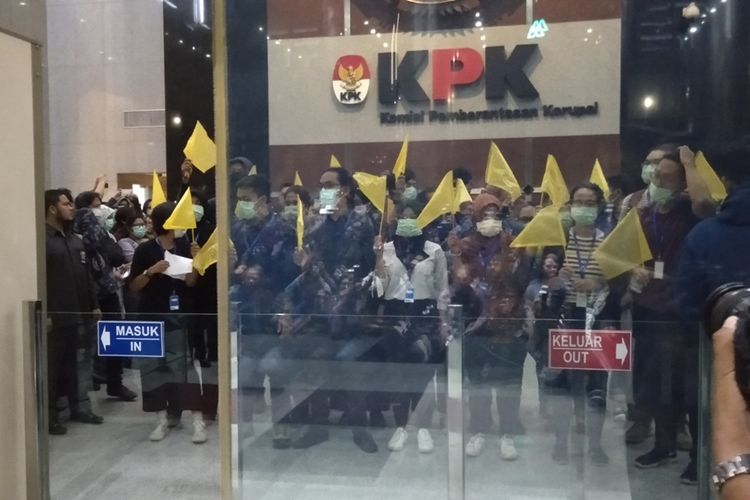 Pegawai KPK Gelar Aksi sebagai bentuk penolakan revisi UU KPK, Selasa (17/9/2019).