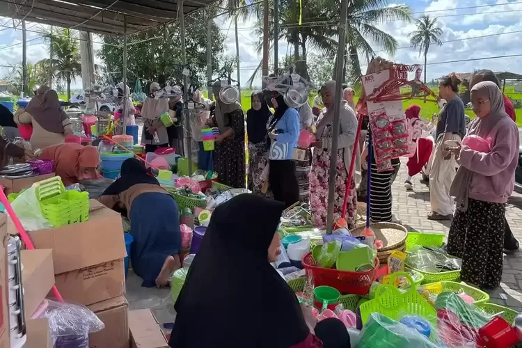 Tradisi Mappassageena di Hari Asyura, Warga Bugis Berburu Peralatan Rumah Tangga